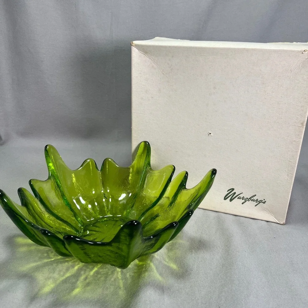 Vintage MCM Viking Epic Stockholm Green Spiked Lotus Bowl Wayne Husted Glass 60s